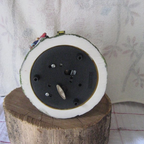 HARLEY HOGS MUSIC BOX HOGS TURN AROUND WHEN PLAYED - Picture 2 of 3